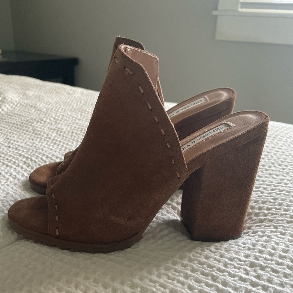 Brown Chelsea and violet heels